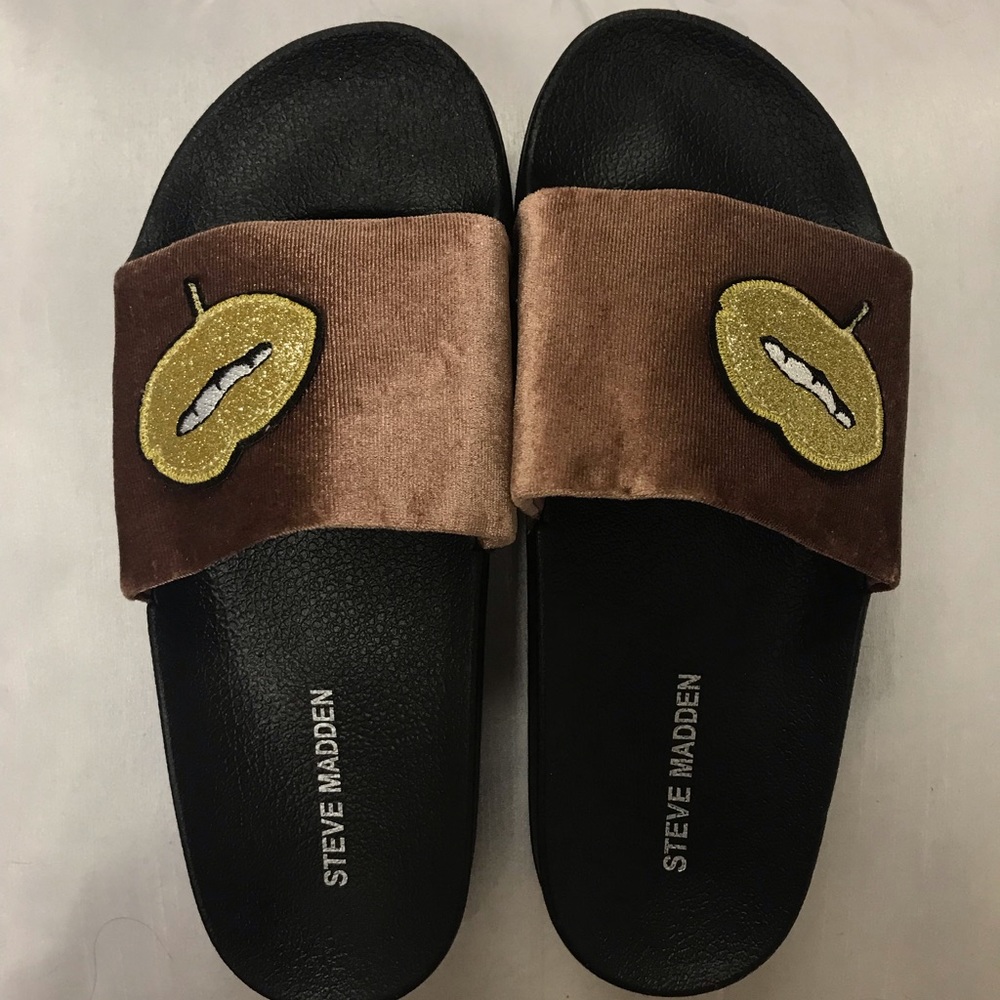 BOGO FREE; Steve Madden slides blush patches